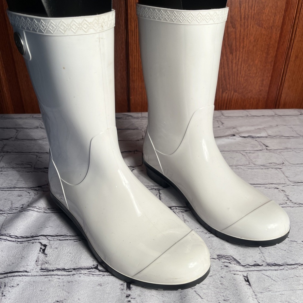 UGG Sienna Women's Size 8 White Glossy Rain Boots EUC